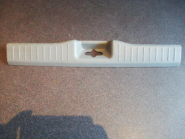 kofferbakstrip Nissan Primera P11 hatchback 84921-9F601 (84921-2F700) Gebruikt.