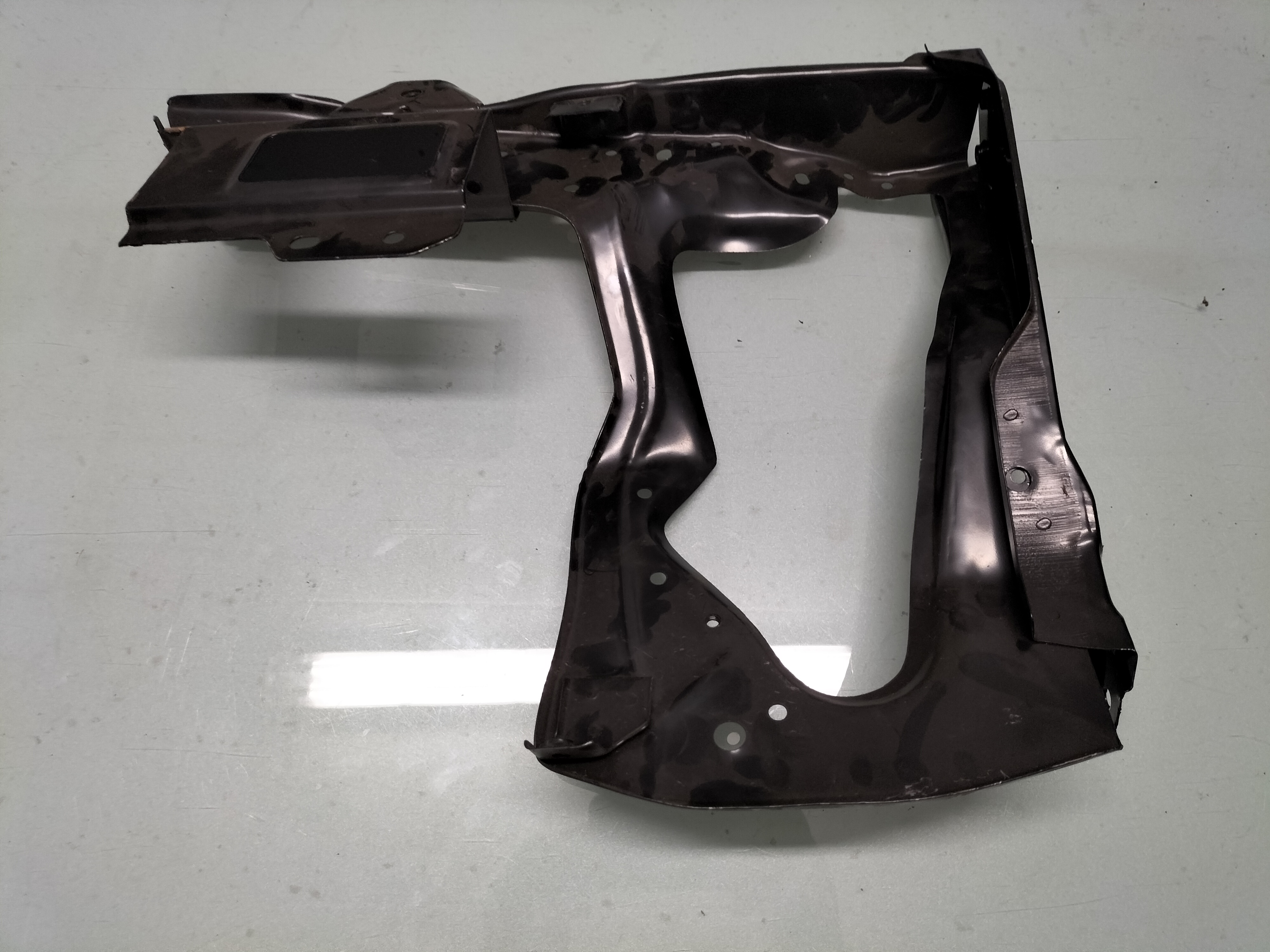 Support radiator core Nissan 62621-5F310 Used part