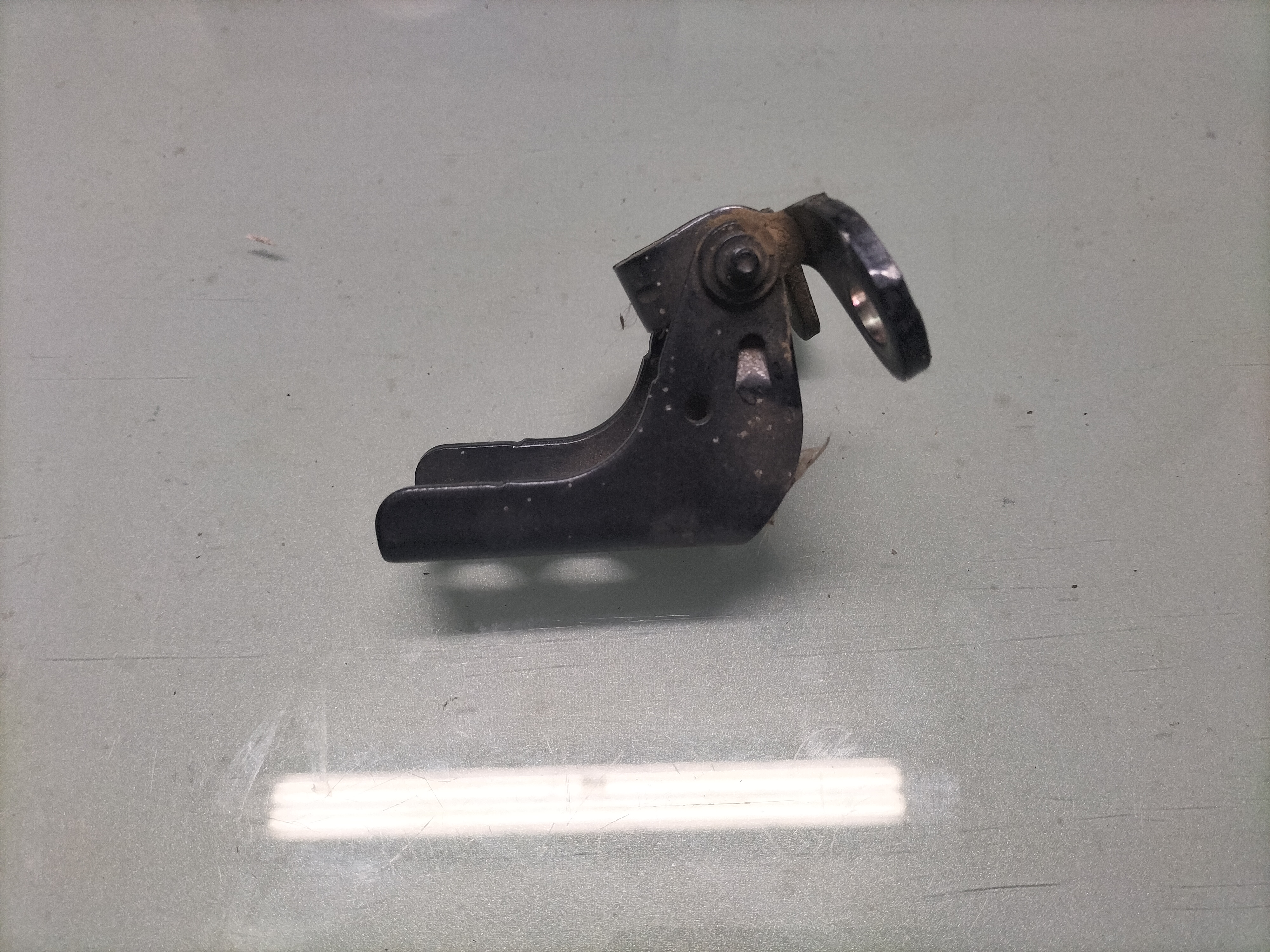 Deurscharnier achterportier Rechtsonder Nissan Micra K14 82420-5FA1A Gebruikt