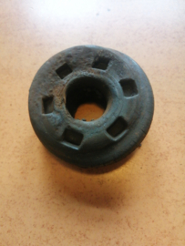 Draagarmrubber vooras Nissan 54477-01P00 S12/ Z31 Gebruikt.