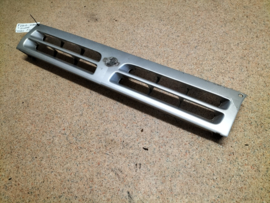 Grille front Nissan Micra K10 F2310-22B01 (62310-22B01) Used part. Little damage.