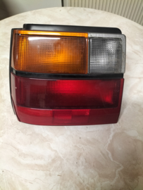 Achterlicht links Nissan Micra K10 26555-04B65 (20250326) Lichte schade.