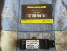 Airbagsensor rechts Nissan Almera N16 98830-BM625 (98830-BM640) (0 285 002 007)