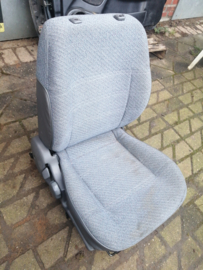 Bijrijdersstoel Nissan Sunny N14 87000-63C70 Gebruikt.