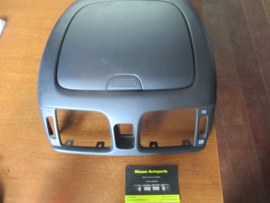 Opbergbakje middenpaneel dashboard Nissan Almera N16 68260-BM421 Gebruikt.