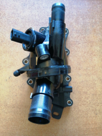 Thermostaathuis HR10DDT Nissan 11060-00Q2K F16/ K14 Nieuw.