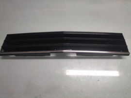 Grille Nissan Bluebird U11 62310-13E00 Origineel.