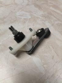 Pivot wiper, no 1 Nissan Primera Wagon W10 28850-70N00 Original.