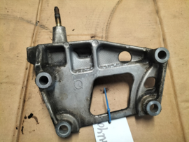 Bracket-engine mounting Nissan Primera P12 11231-AU400 Used part.