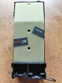 Raambedieningsschakelaar bijrijderskant Nissan 100NX B13 25411-69Y00 Gebruikt.