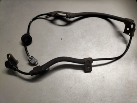 ABS sensor linksvoor Nissan Primera P11 / WP11 47911-3J301 Gebruikt.