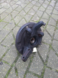 Spindle-knuckle, right-hand Nissan Bluebird T72 40014-D4000 Used part.