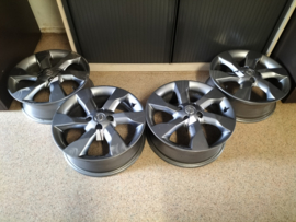 Set aluminium velgen 4 x 100 16 inch KE409-BH00B Gebruikt.