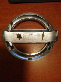 Embleem Nissan Primastar X83 62311-00Q0A Origineel.
