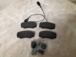 Pad kit-disc brake, rear Nissan D4060-MA000 New.