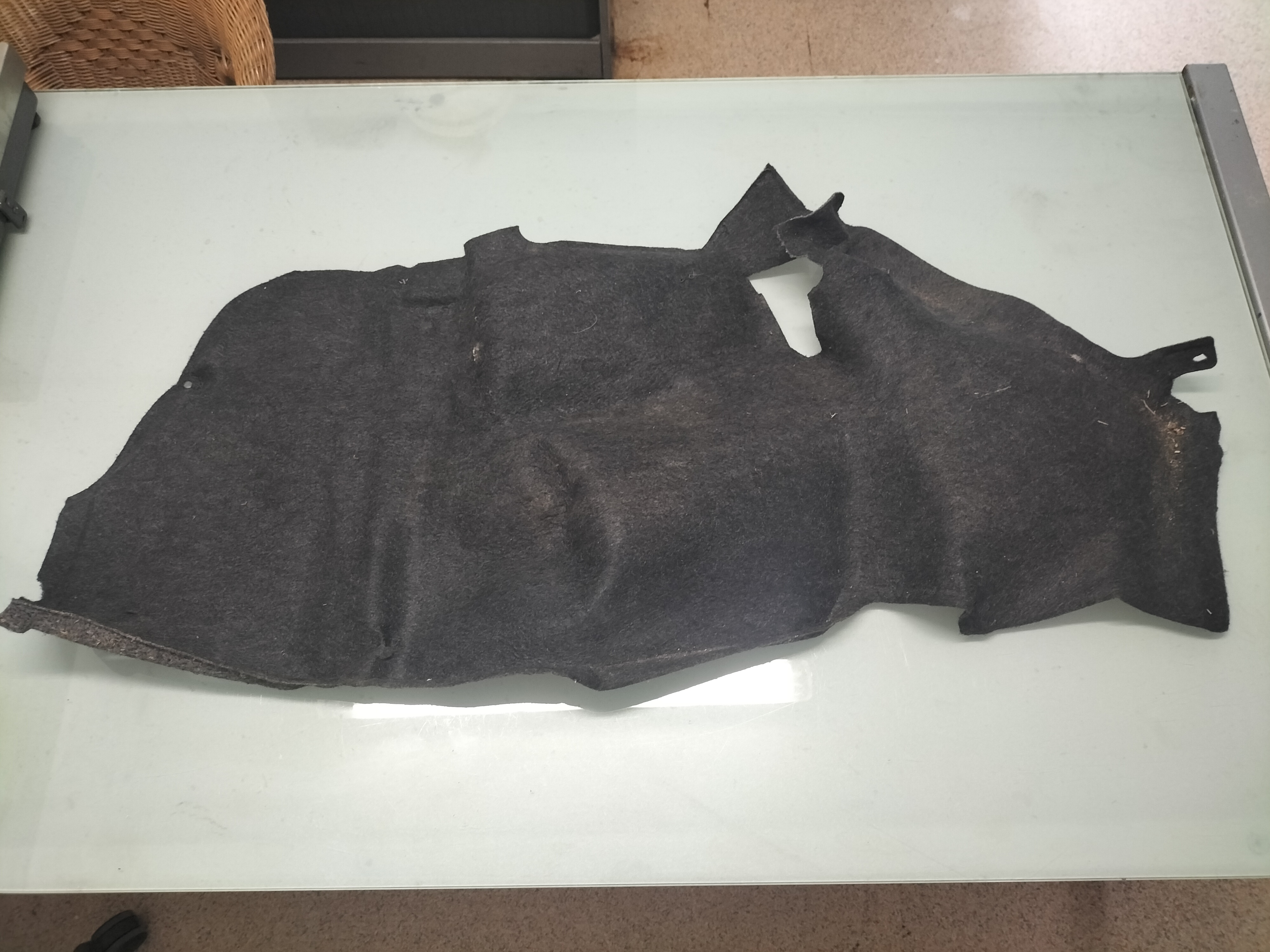 Kofferbakbekleding links Nissan Almera N15 84951-2N500 Gebruikt.