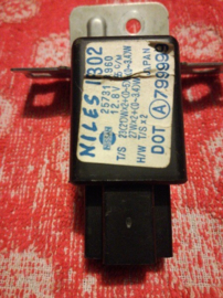 Knipperlichtrelais Nissan 25731-89960 B13/ C23/ GC22/ K10/ M11/ N14/ P10/ S13/ Y10/ W10/ Z32 Gebruikt.