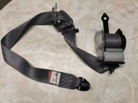 Veiligheidsgordelspanner linksvoor Nissan Micra K11 86845-53B30 Orgineel.