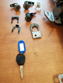Sleutelset Nissan Sunny N14 48700-50Y85