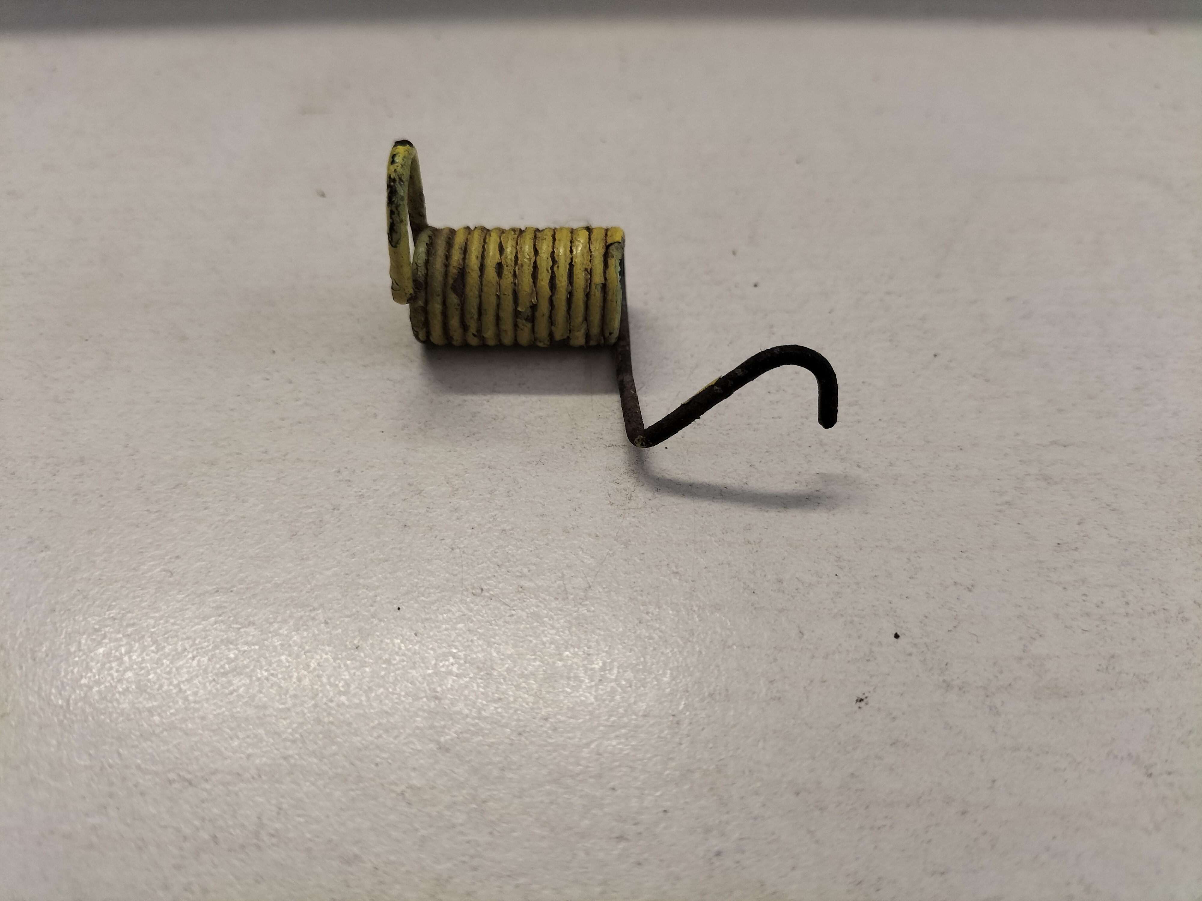 Veer motorkapstang Datsun Cherry E10 65513-M0200 Gebruikt.