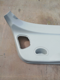Afdekkap achterklep Nissan Primera P11 hatchback 90901-9F600 (90901-2F702) Gebruikt.