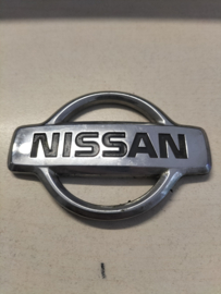 Kofferbakembleem Nissan Primera P11 84890-2F000 Gebruikt.