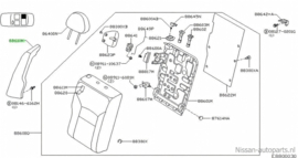 Hoekstuk achterbankrugleuning rechts Nissan Primera P12 88610-BA002 Gebruikt.