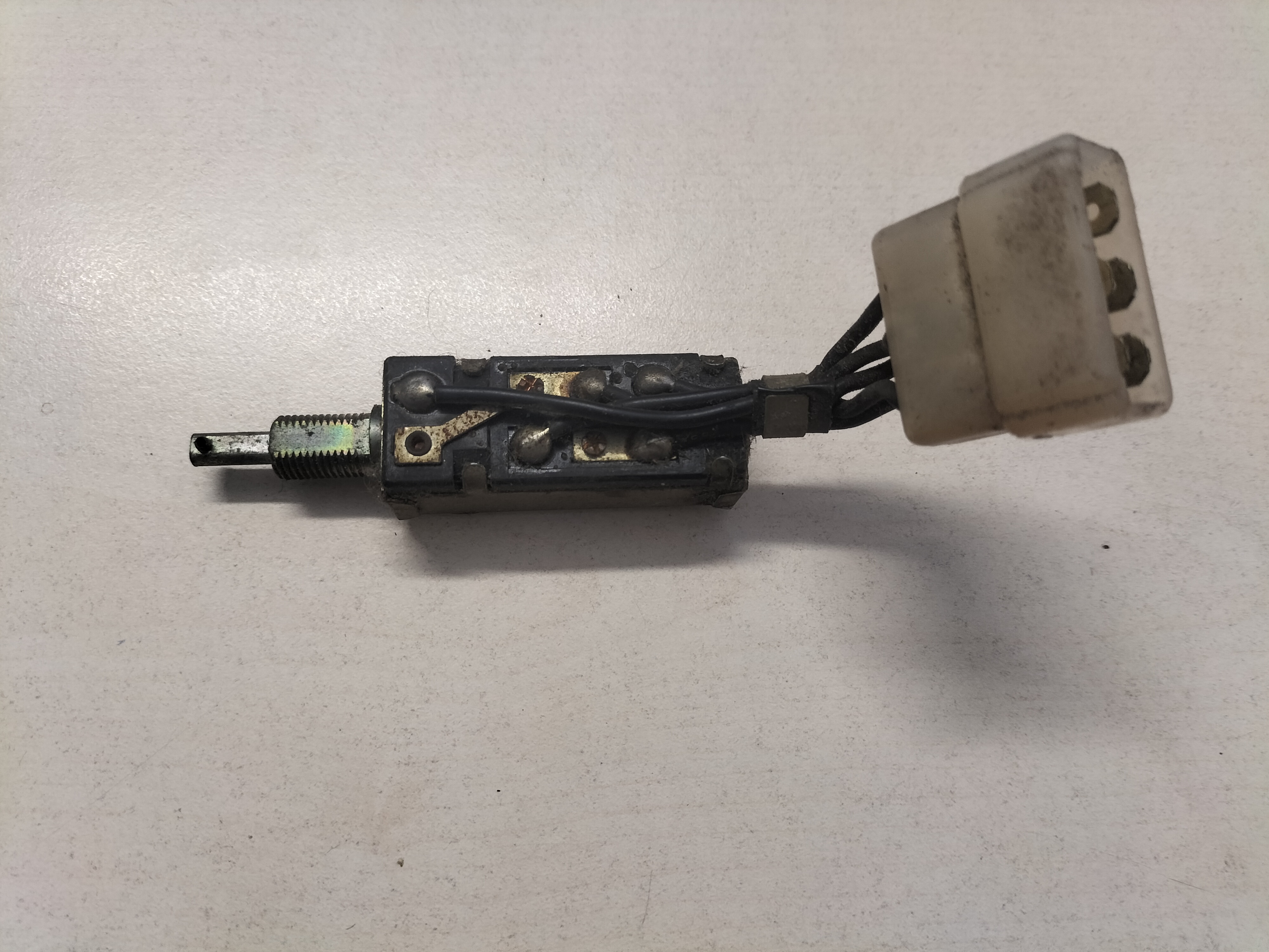 Lichtschakelaar Datsun Cherry E10 Sedan/ Wagon 25160-M0901 Gebruikt. Incompleet.