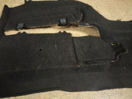 Kofferbakbekleding achter Nissan 100NX B13 84920-61Y03 Schade.