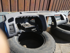 Dashboard Nissan Terrano2 R20 68200-8F200
