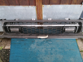Grille-front Datsun Sunny B210 Coupe 62302-H7427 Used part.