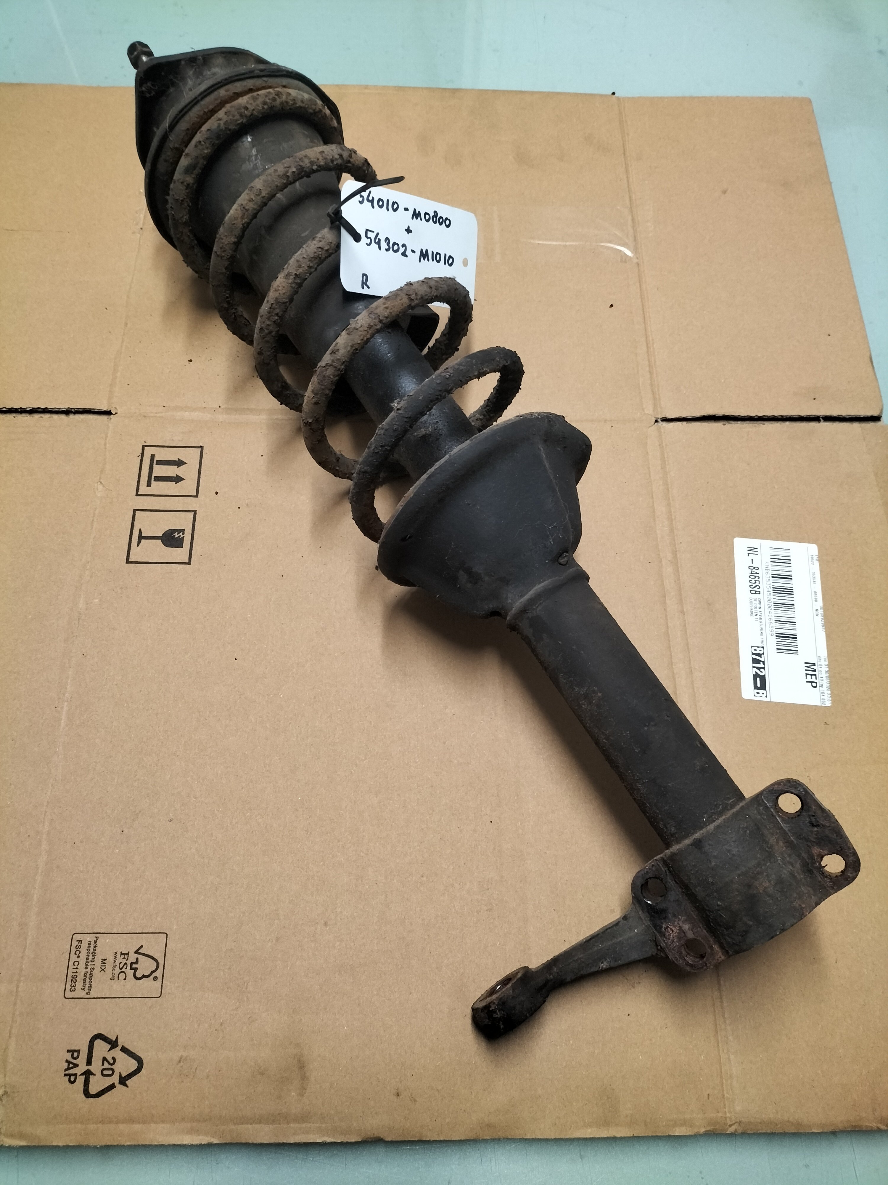 Veerpoot Rechtsvoor Datsun cherry E10 54010-M0800 + 54302-M1010 Gebruikt