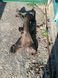 Subframe Nissan 54401-0M010 B13/ N14/ N15/ Y10 Gebruikt.