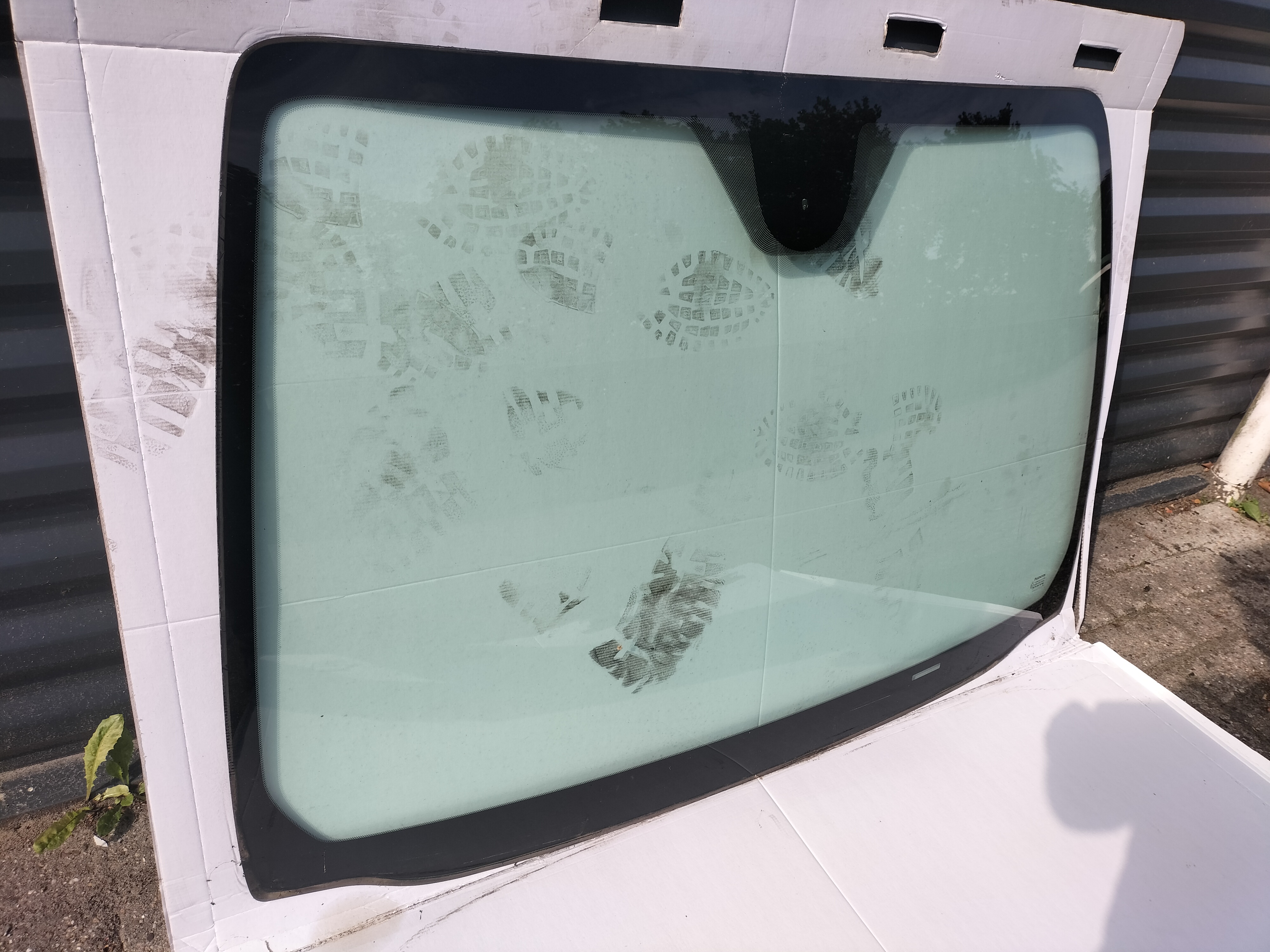 Voorruit Nissan Note E11 72700-9U01B Gebruikt.