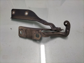 Hinge assy-hood Nissan 65400-AV630 Used part.