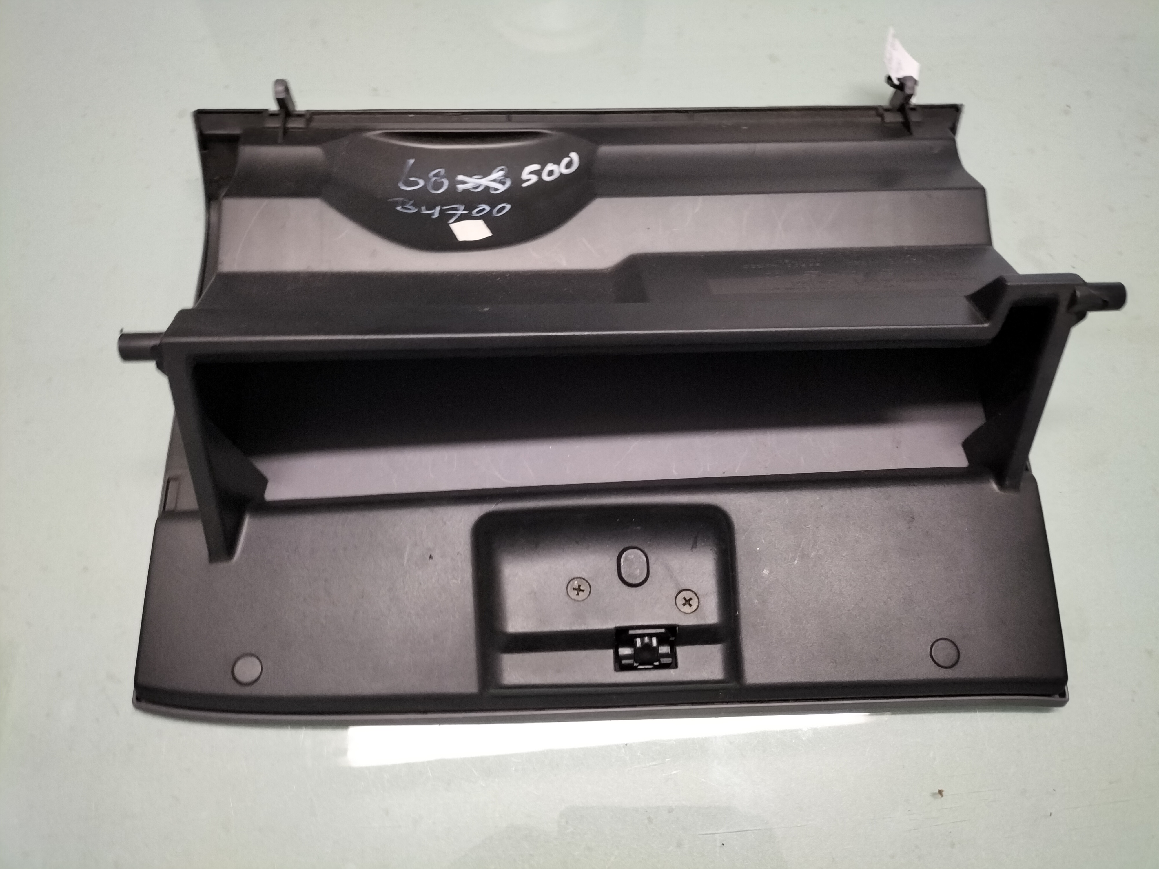 Box-glove Nissan almera Tino V10 68500-BU700 gebruikt