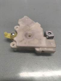 Deurslot mechaniek achterdeur Nissan 80553-61U6A Origineel.