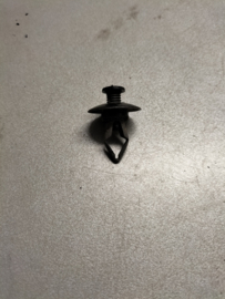 Clip black Nissan 01553-03201 Used part.