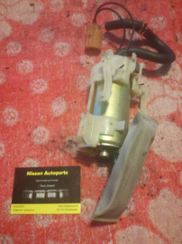 Brandstofpomp Nissan Micra K11 17042-10S00 Gebruikt.