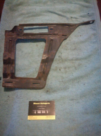 Montagebeugel achterbumper Nissan 100NX B13 rechts 85220-61Y00 Gebruikt.