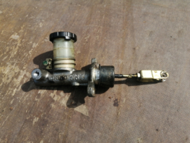 Hoofdkoppelingscilinder Nissan Bluebird T12/ T72/ U11 30610-13E00 Gebruikt.