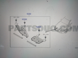 Sierstrip grillerooster links Nissan Almera N16 62332-BM400 Gebruikt.