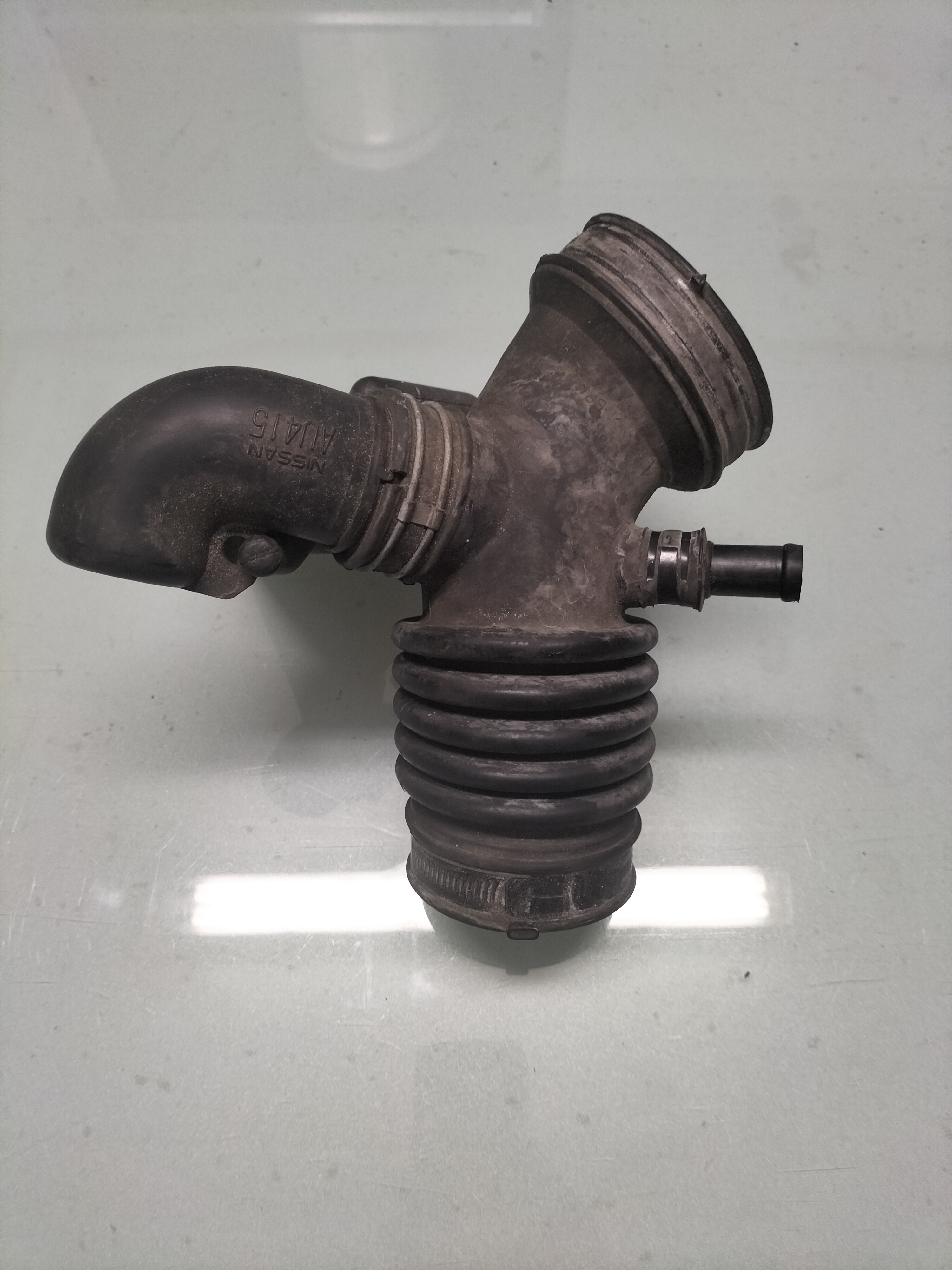 Air duct QR20DE Nissan Primera P12 16576-AU415 Used part.