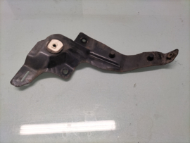 Montagesteun achterbumper rechts Nissan Micra K10 85220-21B00 Gebruikt.