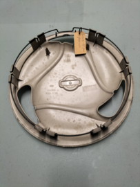 Wieldop Nissan 40315-5F700 Gebruikt.