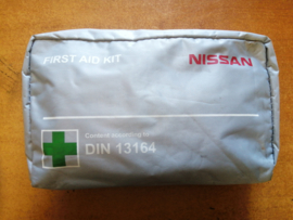 Nissan ''first aid kit'' according DIN 13164 Gebruikt