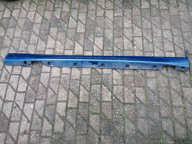 Mudguard-center, front right-hand Nissan Primera P11/ WP11 76852-9F500 (Z01) Used part.