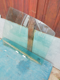 Glass rear door window, left-hand Nissan Primera P11 82301-2F000 (Without holder) Gebruikt.