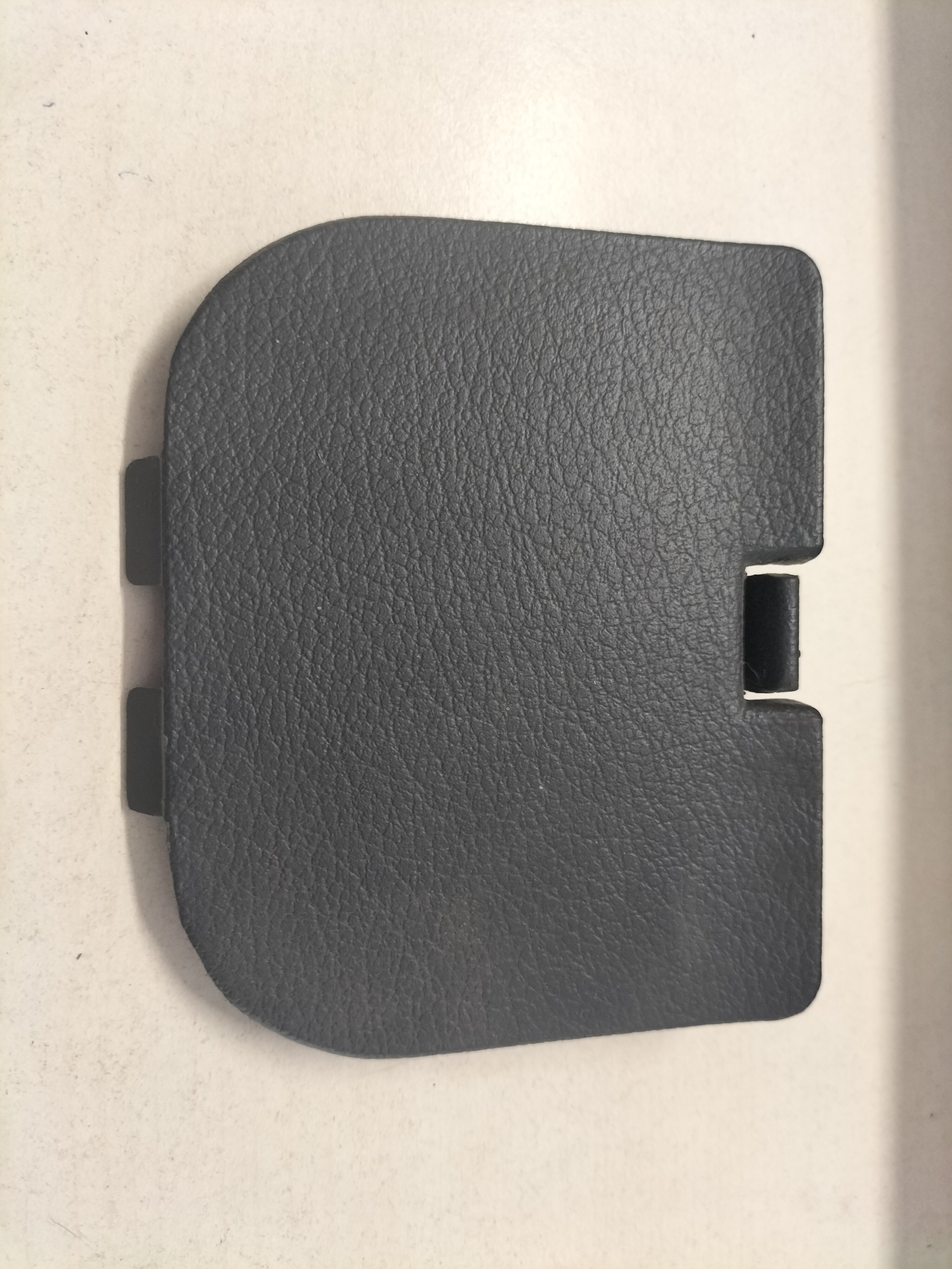 Afdekkap achterklep Nissan 100NX B13 90915-61Y03 Gebruikt.