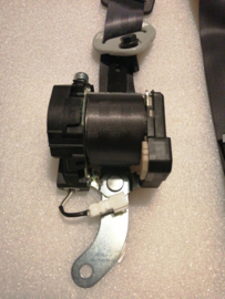 Veiligheidsgordelspanner linksvoor Nissan Micra K12 86884-BC31C
